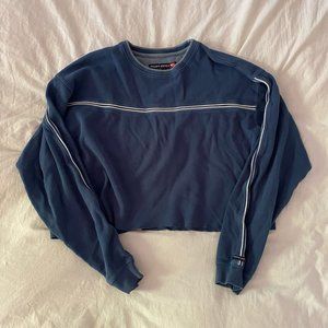 Cropped 90s/Y2k skater sweater